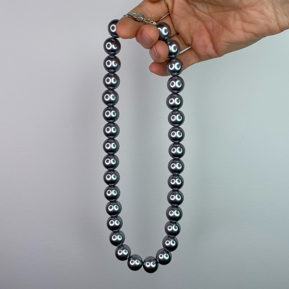 Large Faux Pearl Beads Necklace